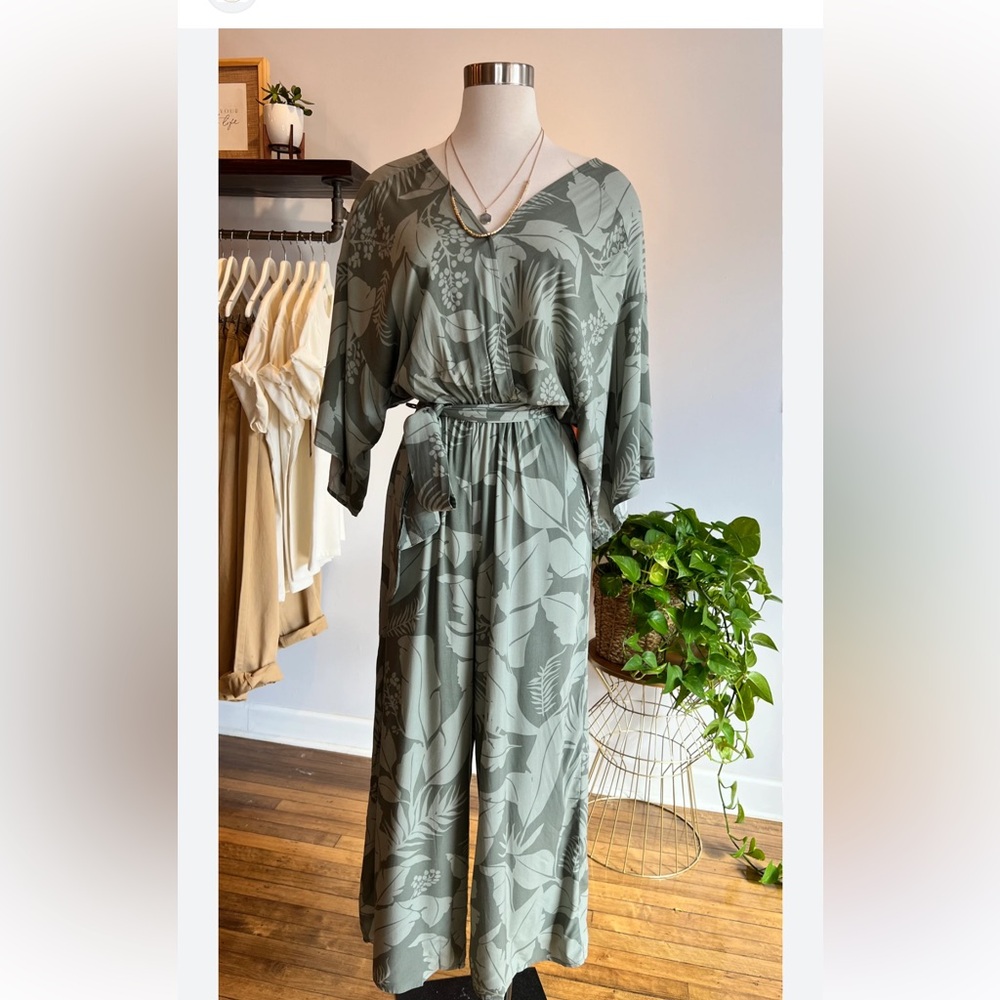 Tropical Kimono Sleeve Jumpsuit - small - Picture 5 of 6